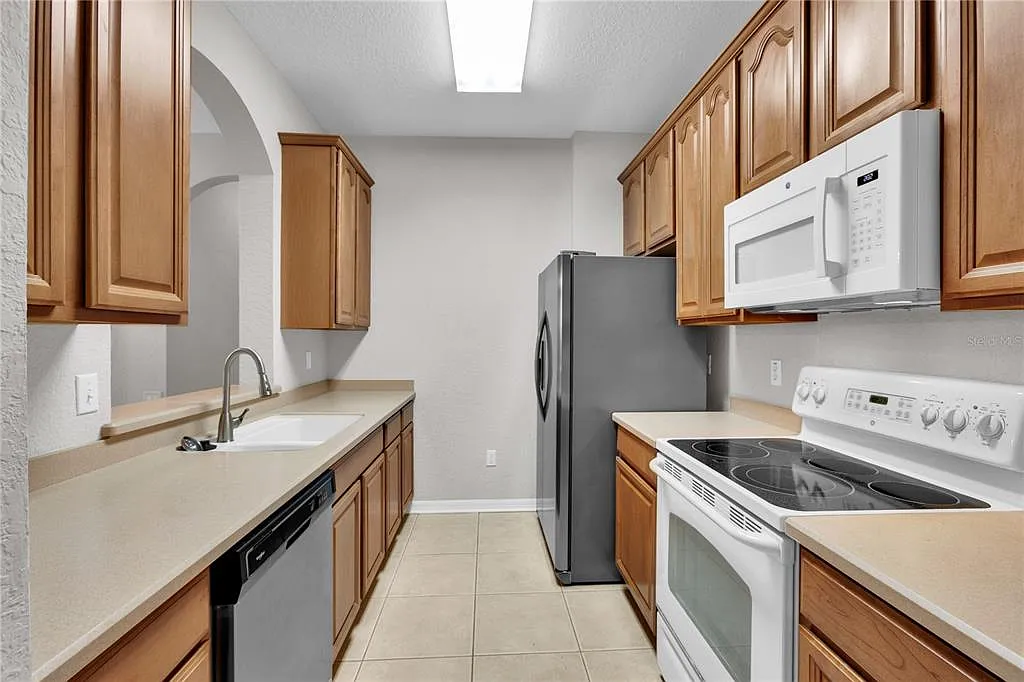 3 bed, 2.0 bath, 1424 sqft, $1,800 — Photo 2