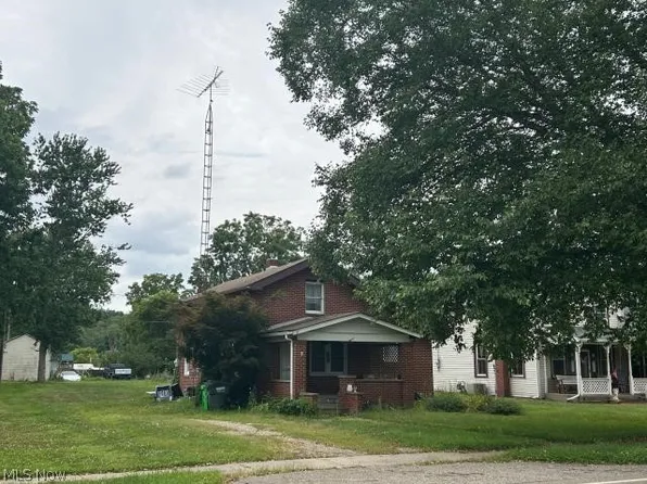 516 Poplar St SW, Bolivar, OH 44612