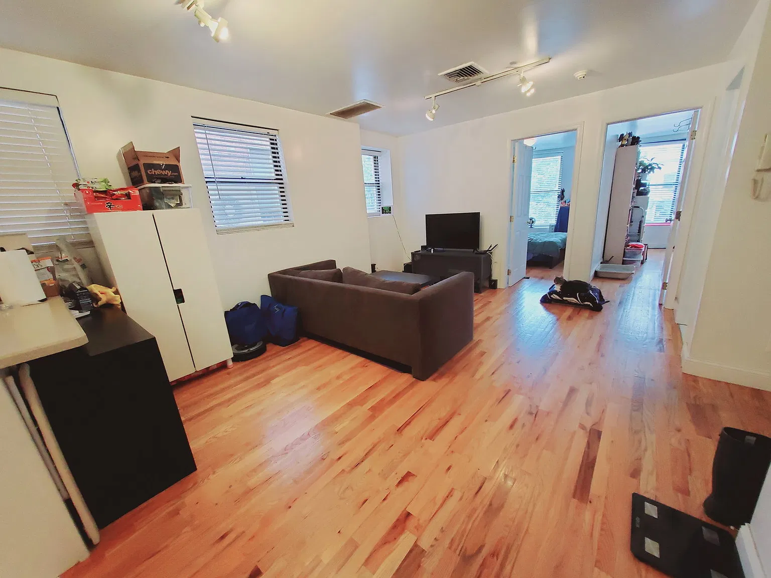 2 bed, 1.5 bath, 750 sqft, $2,300 — Photo 3