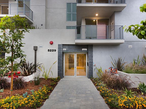 5th image of 5229 Willowcrest Ave #305