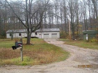 4395 Valley Rd NW, Rapid City, MI 49676