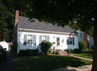 8 Bryant Rd, West Roxbury, MA 02132