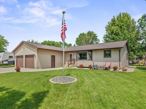 311 Boulder St SW, Hutchinson, MN 55350