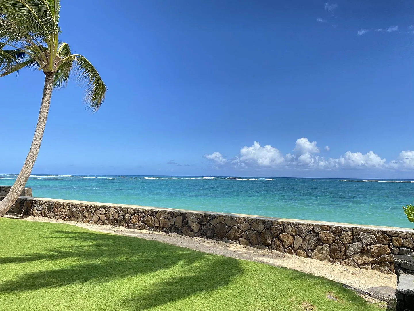Oceanfront Home on Oahu's North Shore with Spa. Hale Oka Nunu — Photo 2