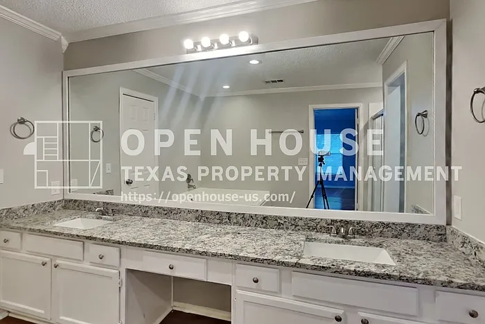 1014 Cheyenne Meadows Dr — Photo 13