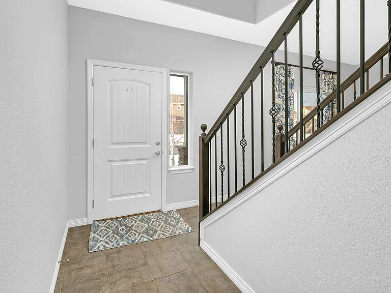 472 Tahoe Dr — Photo 9