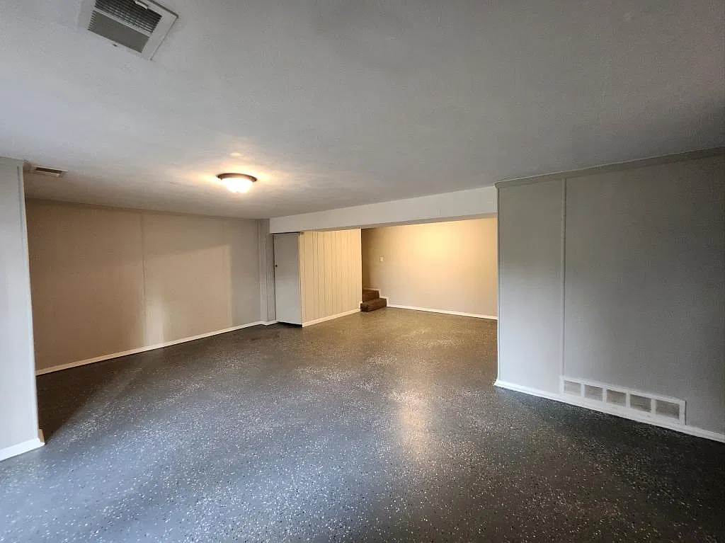 1483 W Greendell Dr — Photo 4