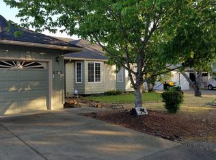 575 Barker Dr, Merlin, OR 97532