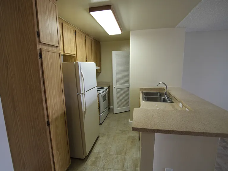 Oak Hill Apartments — Photo 13