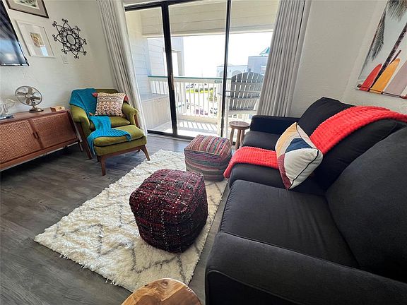 4th image of 6102 Seawall Blvd #316