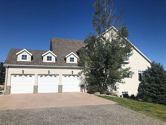 3 car garage - south facing