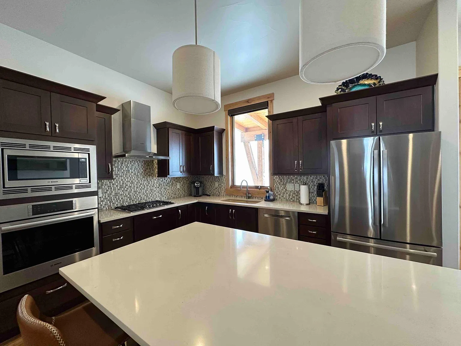 3 bed, 3.5 bath, 2085 sqft, $6,000 — Photo 3