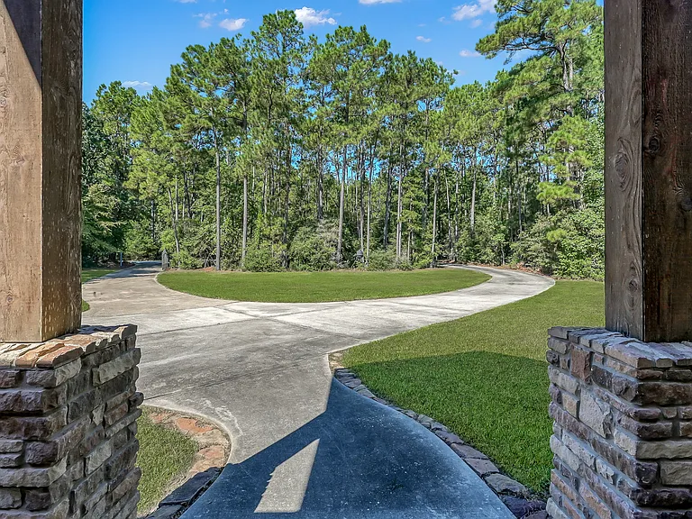 40102 Country Forest Dr — Photo 42