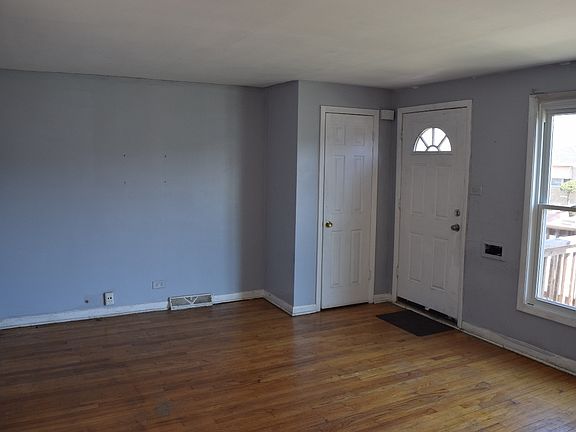 5th image of 9132 S Crandon Ave
