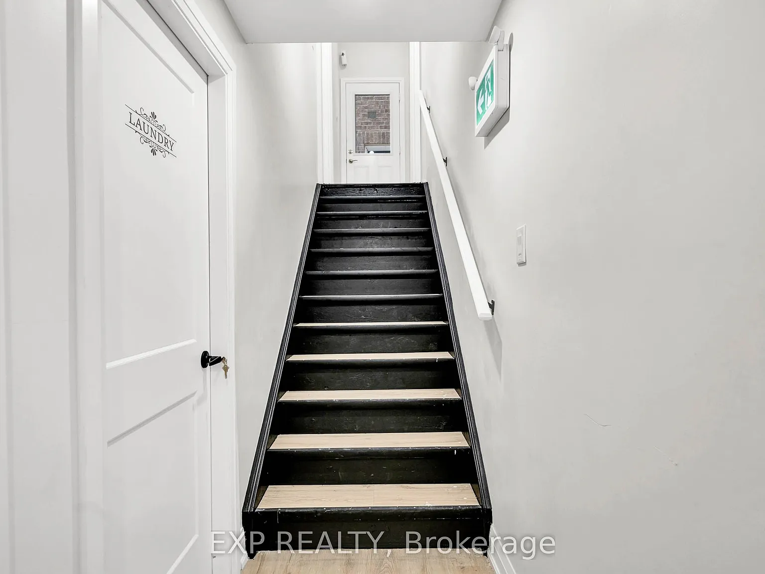 2 bed, $1,800 — Photo 2