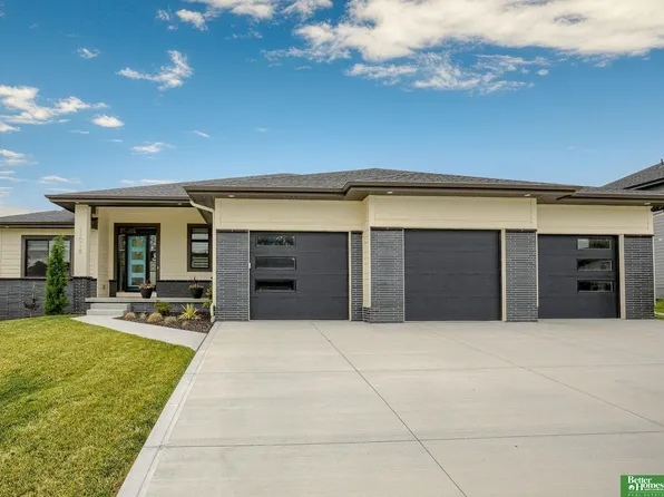 11018 S 175th St, Omaha, NE 68136