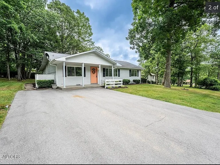 143 Fairhaven Dr — Photo 2