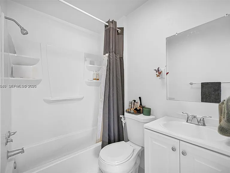 756 W 53rd St — Photo 23