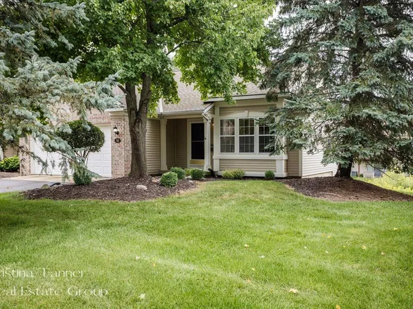 58 Aspen Ln NE, Grand Rapids, MI 49546