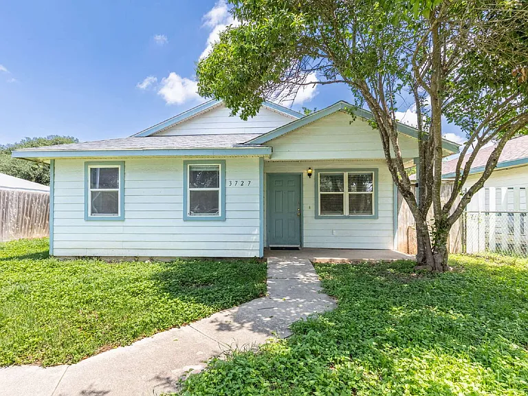 3727 Aragon Dr — Photo 1