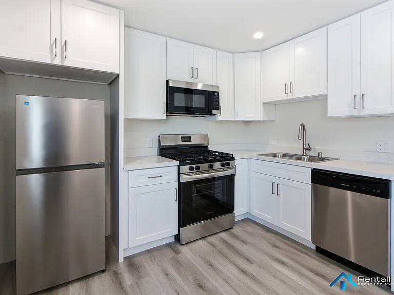 7404 Lemp Ave — Photo 3