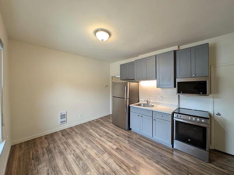2109 Kala Bagai Way — Photo 9