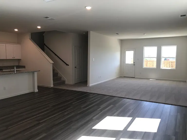 203 Bradford Dr — Photo 17
