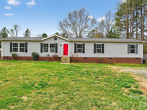 2nd image of 922 Lavender Rd
