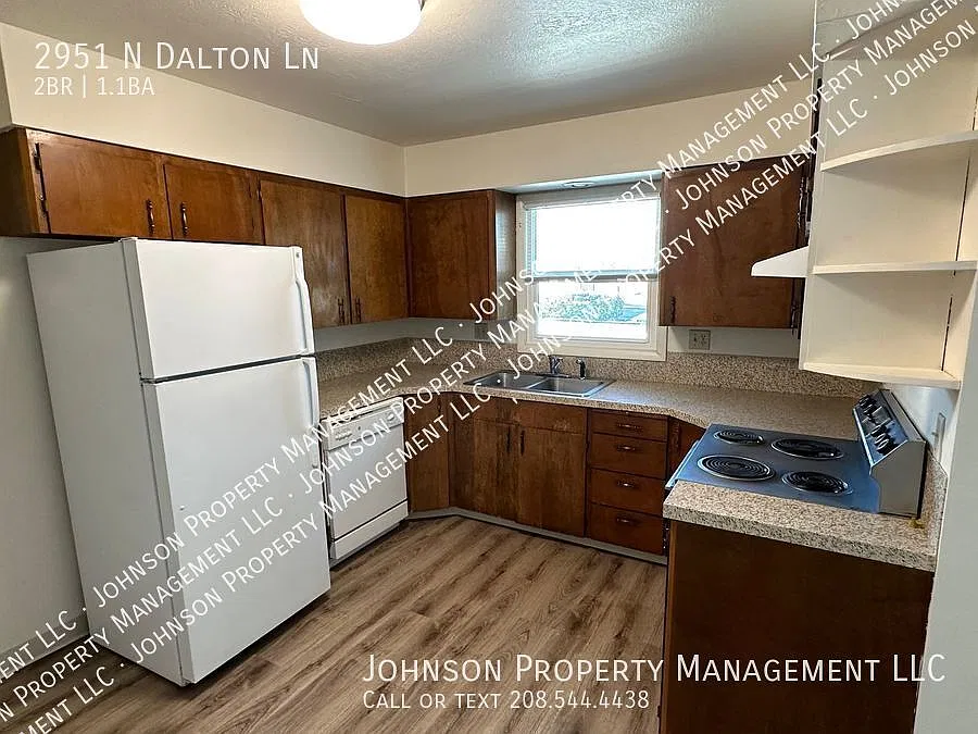 Dalton Lane Duplex, Spacious 2-Bed with Huge Shared Yard. — Photo 2