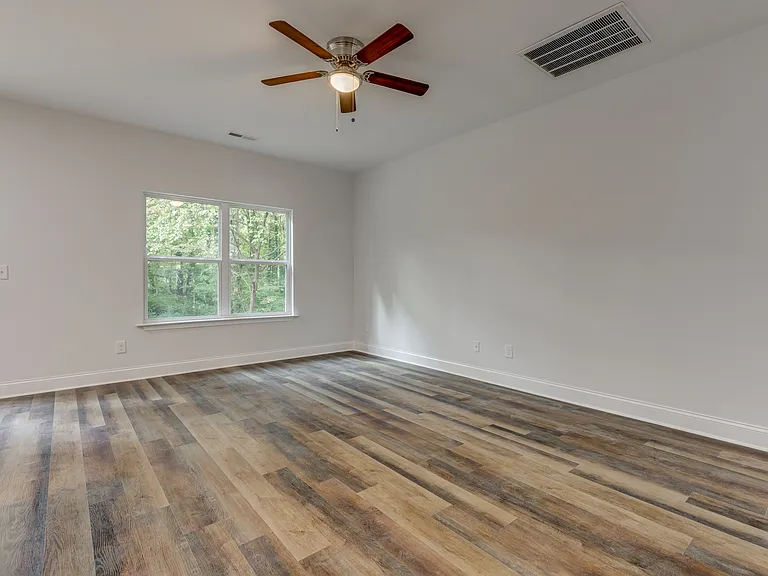 503 Winsor St — Photo 20