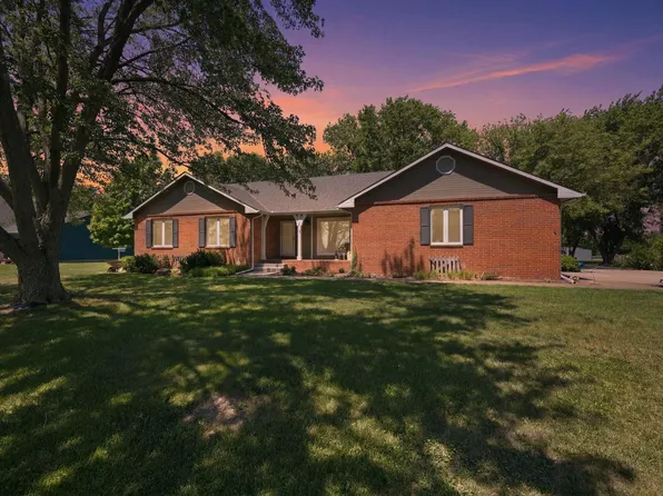 2327 N Forest View St, Wichita, KS 67223