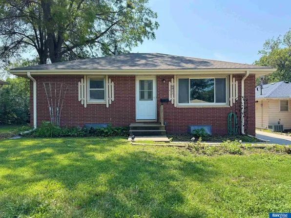 6911 Starr St, Lincoln, NE 68505