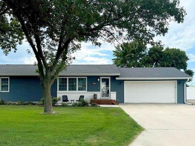 895 W 11th St, Garner, IA, 50438