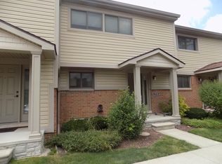 3735 Old Creek Rd, Troy, MI 48084