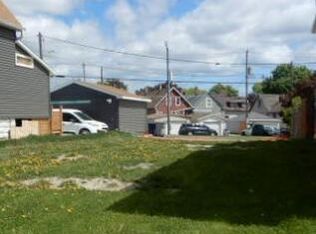 2048 W VILTER LANE, Milwaukee, WI 53204