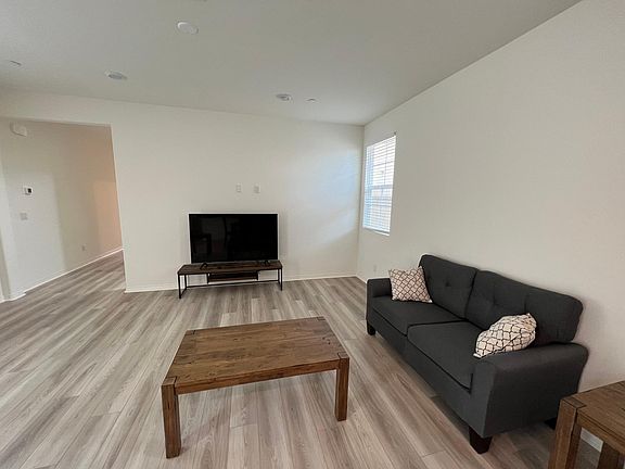 3rd image of 2945 E Penny Ln