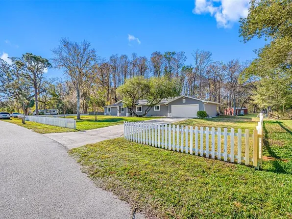 11201 Knotty Pine Dr, New Port Richey, FL 34654