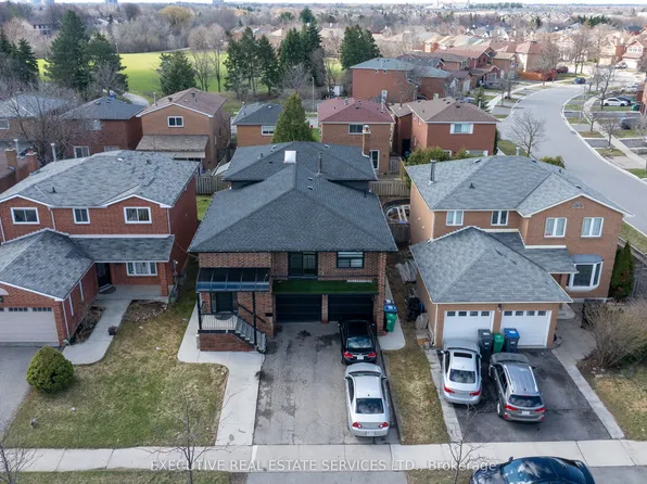 90 Hinchley Wood Grv, Brampton, ON L6V 3M3