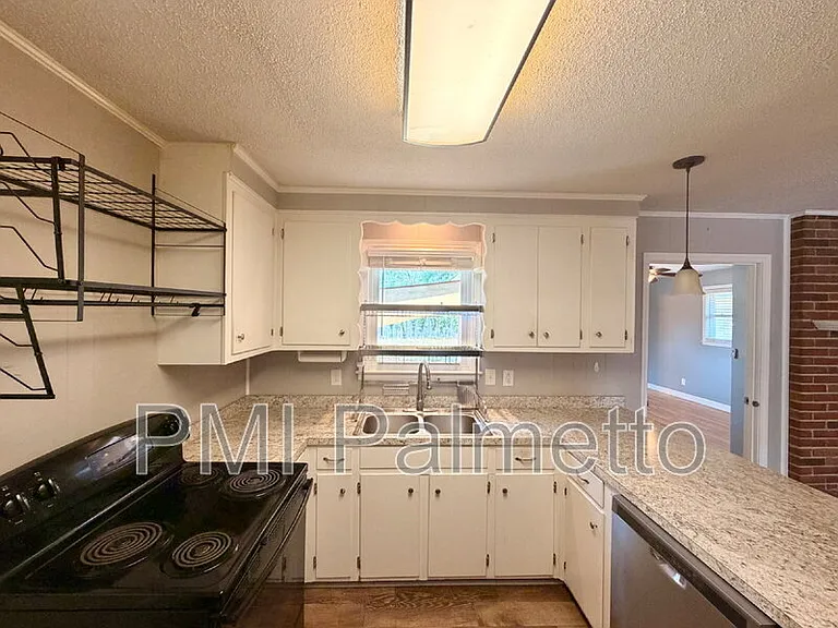1727 Sandra Dr — Photo 8