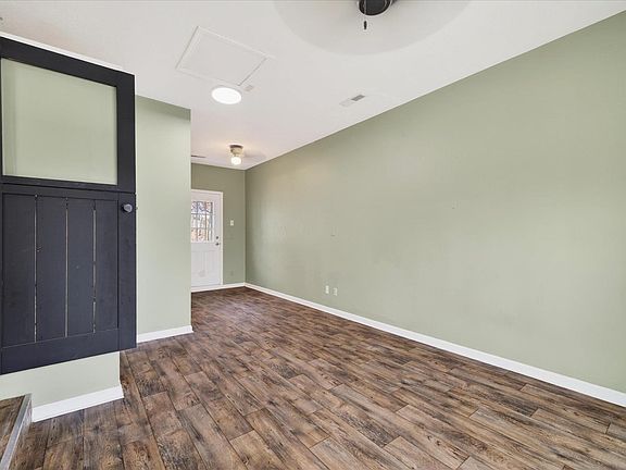 5th image of 4390 N Ridgewood Dr