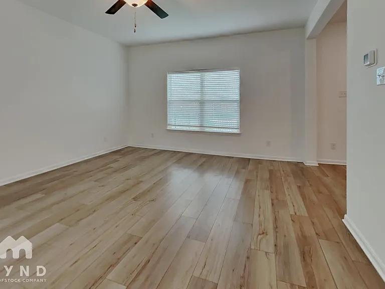 6112 Underwood Way — Photo 4