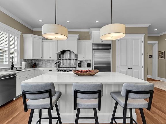 3rd image of 50 Hospitality St