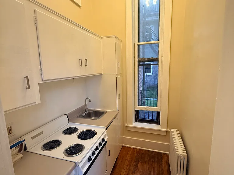 765 Madison Ave #2 — Photo 7