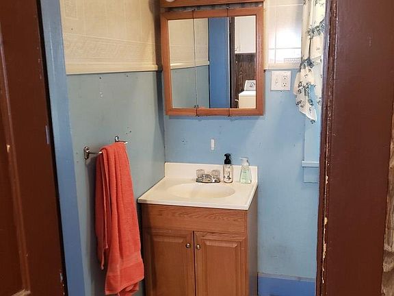 5th image of 387 Clay St