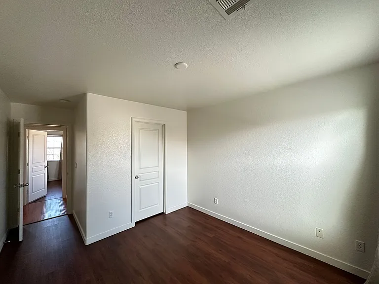 10224 Tait St — Photo 16