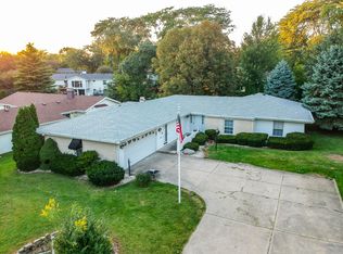 5 Guildford Dr, Bourbonnais, IL 60914