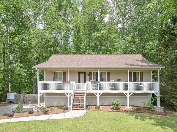 92 Confidence Ct, Temple, GA 30179