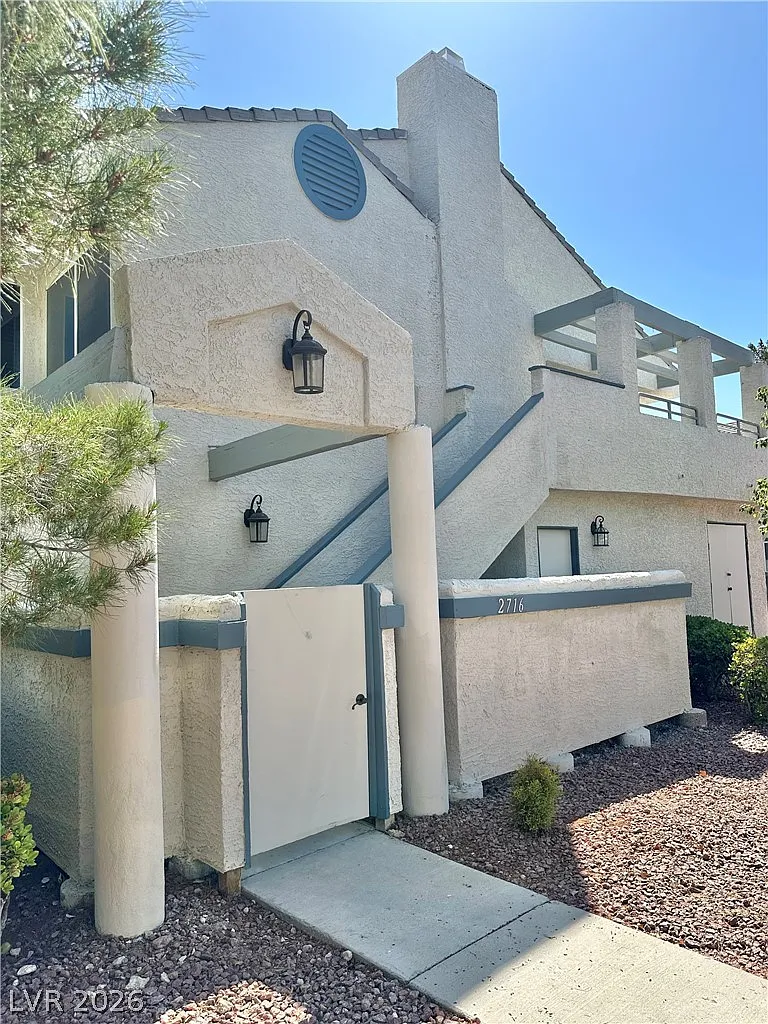 2 bed, 2.0 bath, 1005 sqft, $1,995 — Photo 4