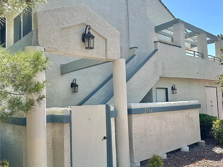 2716 Lodestone Dr — Photo 3