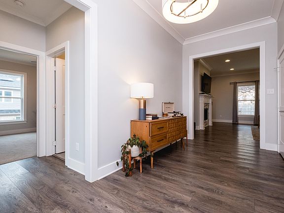 5th image of 105 Keystone Ln
